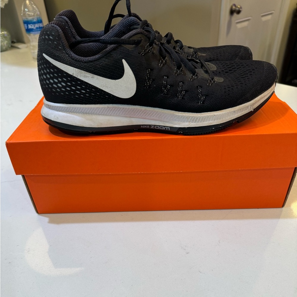 LAST PRICE Womens Nike Air Zoom Pegasus 33 Size 9